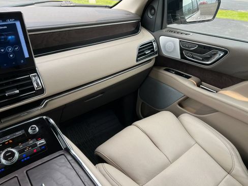 Used 2024 Lincoln Navigator L Reserve AWD/4WD image 34