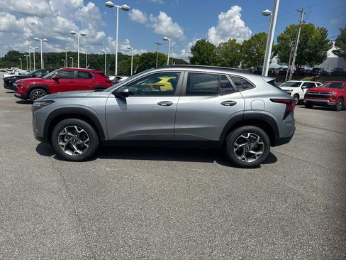 New 2025 Chevrolet Trax LT w/ Driver Confidence Package image 7