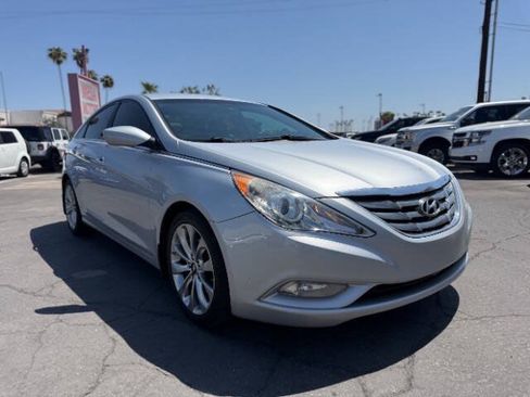 Used 2013 Hyundai Sonata SE FWD image 1