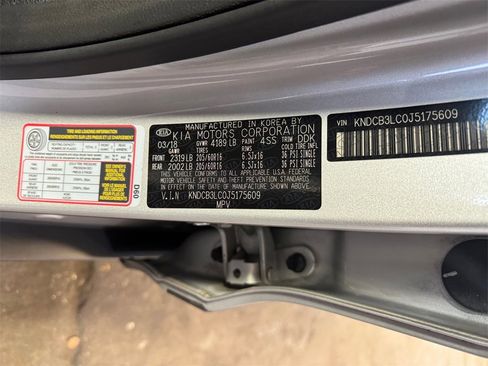 Certified 2018 Kia Niro LX image 31