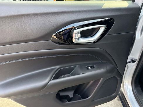 New 2026 Jeep Compass Latitude image 8