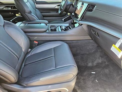 New 2025 Jeep Wagoneer Series II w/ Premium Group I image 17