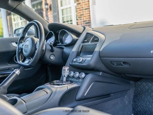 Used 2014 Audi R8 V8 image 48