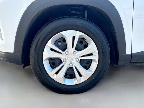 Used 2026 Chevrolet Trax LS FWD image 29