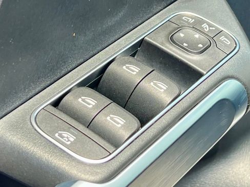 Certified 2022 Mercedes-Benz GLB 250 4MATIC image 41