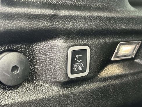 Used 2022 Jeep Grand Cherokee L Limited AWD/4WD image 23