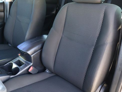 Used 2021 Nissan Rogue Sport S image 12