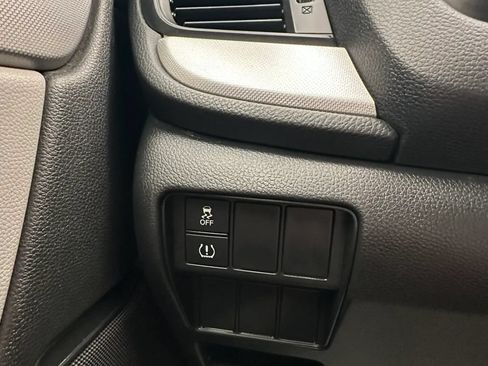 Used 2018 Honda CR-V LX image 12