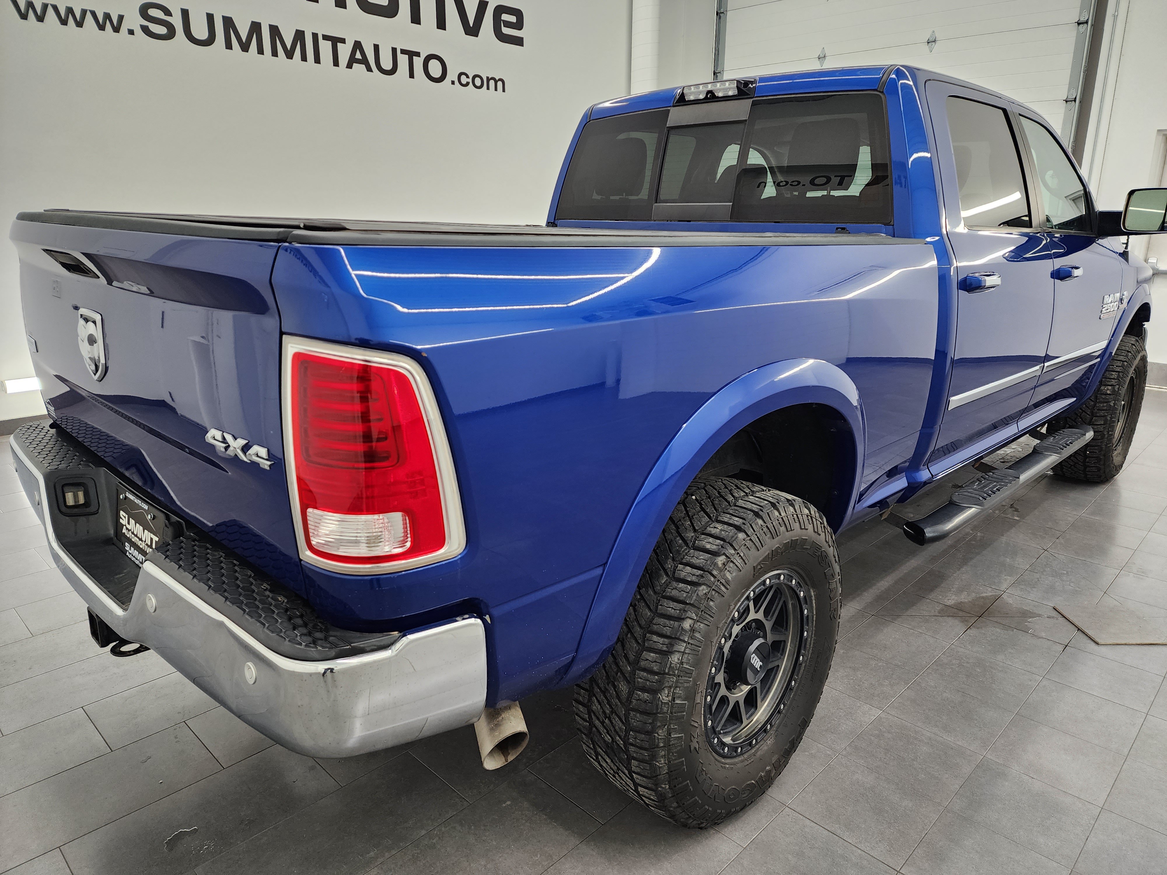Used 2017 RAM 2500 Laramie AWD/4WD image 4