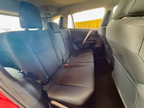 Used 2018 Toyota RAV4 LE w/ All Weather Liner Package AWD/4WD image 24