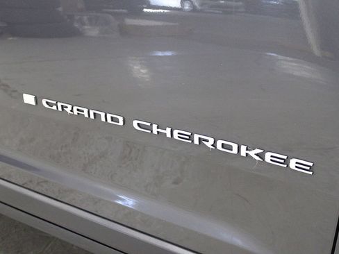 Certified 2023 Jeep Grand Cherokee L Limited AWD/4WD image 44