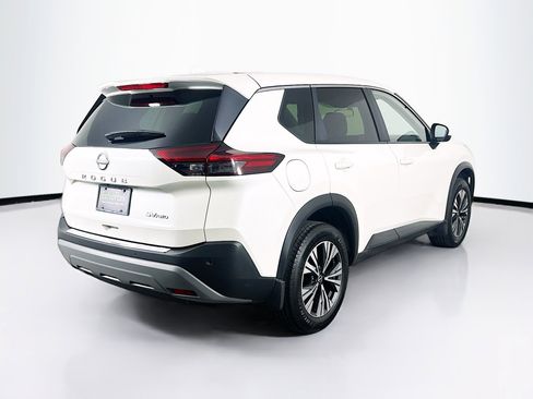 Used 2023 Nissan Rogue SV image 9