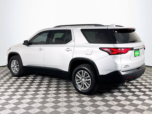 Used 2022 Chevrolet Traverse LT FWD image 6