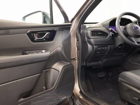 New 2025 Subaru Forester Limited w/ Popular Package AWD/4WD image 9