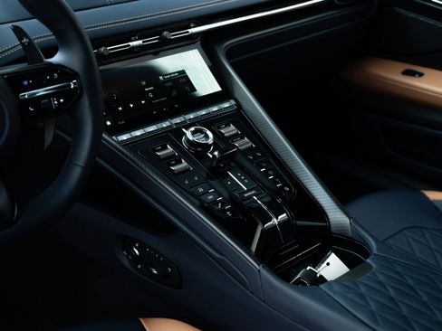 Used 2024 Aston Martin DB12 Coupe RWD image 20