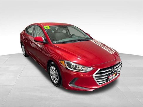 Used 2017 Hyundai Elantra SE FWD image 3