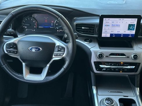 Used 2023 Ford Explorer XLT w/ Equipment Group 202A AWD/4WD image 14