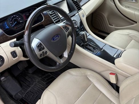 Used 2015 Ford Taurus Limited w/ Equipment Group 301A AWD/4WD image 6