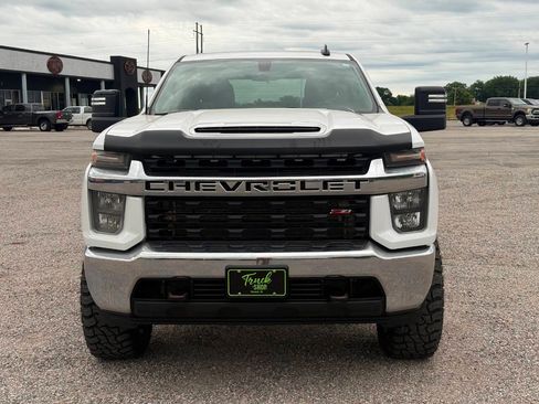 Used 2023 Chevrolet Silverado 2500 LT w/ Convenience Package AWD/4WD image 2