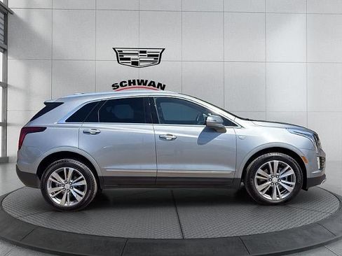 Used 2025 Cadillac XT5 Premium Luxury w/ Technology Package AWD/4WD image 3