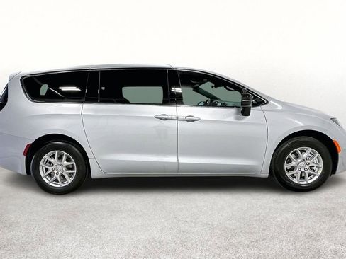 New 2026 Chrysler Voyager LX image 8