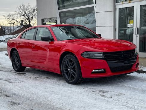 Used 2019 Dodge Charger SXT w/ Plus Group image 1
