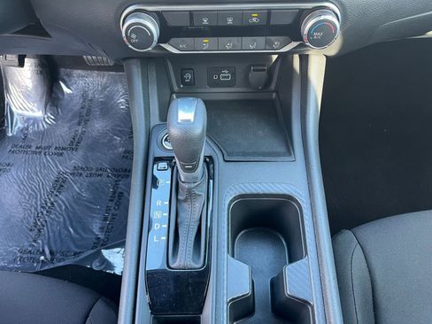 Used 2025 Nissan Sentra S image 39