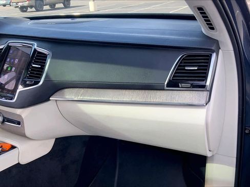 Used 2023 Volvo XC90 T8 Ultimate w/ Lounge Package image 19