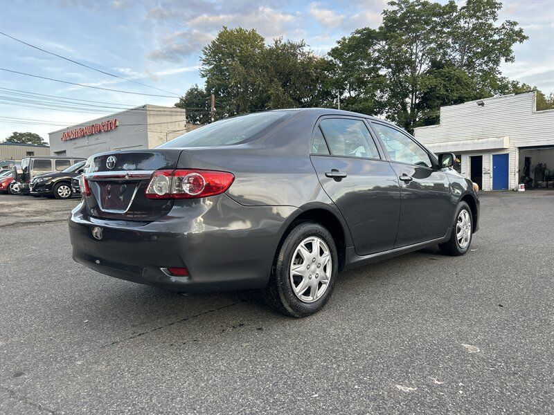 Used 2013 Toyota Corolla L FWD image 4