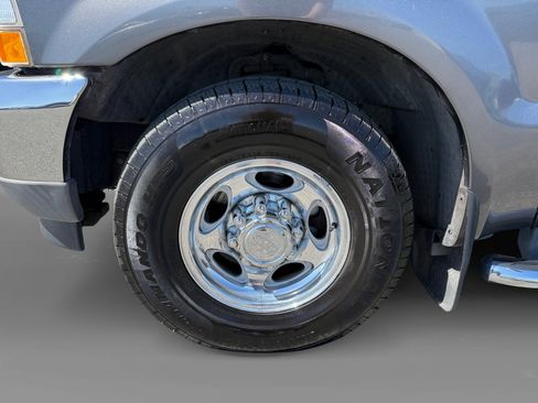 Used 2003 Ford F250 Lariat RWD image 9