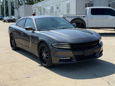 Used 2015 Dodge Charger R/T w/ Wheels & Tunes Group RWD image 4