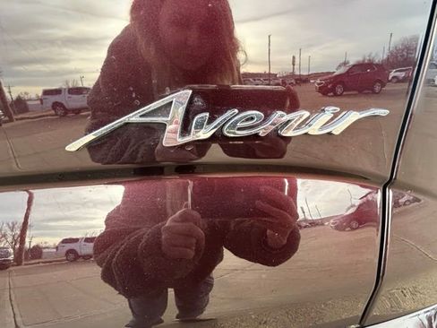 Used 2023 Buick Enclave Avenir image 31