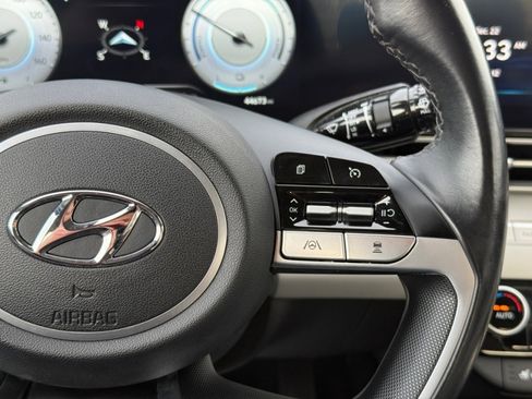 Used 2023 Hyundai Elantra Limited image 24