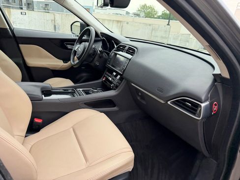 Used 2018 Jaguar F-PACE Premium AWD/4WD image 24