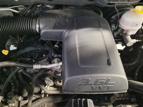 Used 2023 RAM 1500 Classic SLT w/ Trailer & Traction Group AWD/4WD image 30