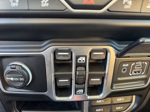 Certified 2021 Jeep Wrangler Unlimited Sahara image 32