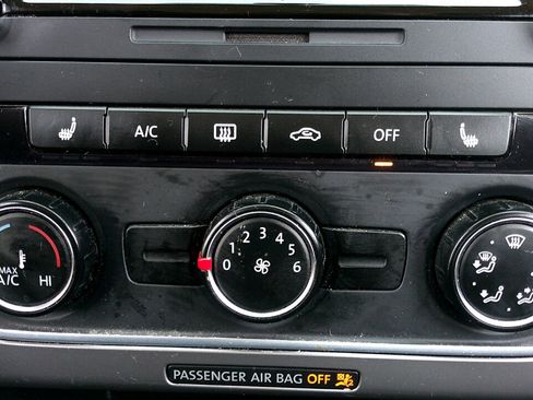 Used 2015 Volkswagen Passat 1.8T Limited Edition image 26