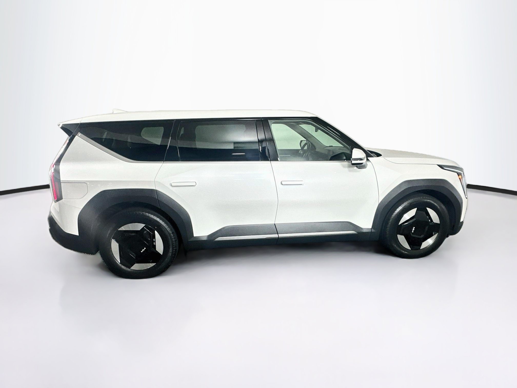 Used 2024 Kia EV9 Light Long Range RWD image 10