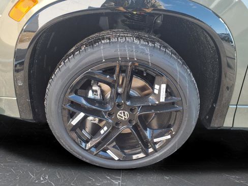 New 2026 Volkswagen Tiguan SE R-Line AWD/4WD image 7