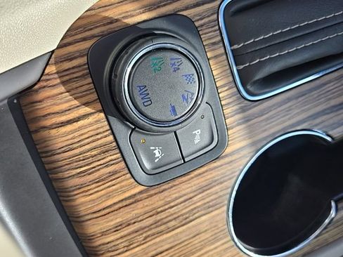 Used 2019 GMC Acadia Denali AWD/4WD image 64