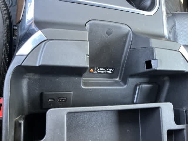 Used 2024 Chevrolet Silverado 2500 High Country w/ High Country Premium Package AWD/4WD image 27