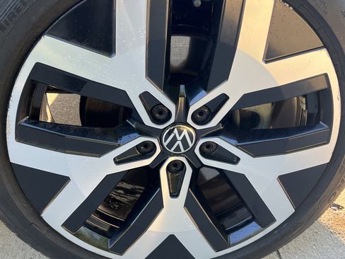 Certified 2023 Volkswagen Taos SEL AWD/4WD image 12