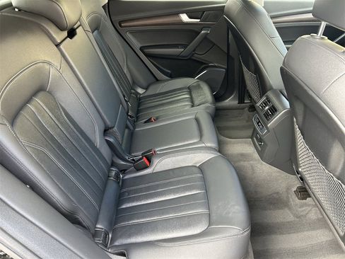 Used 2022 Audi Q5 2.0T Premium image 12