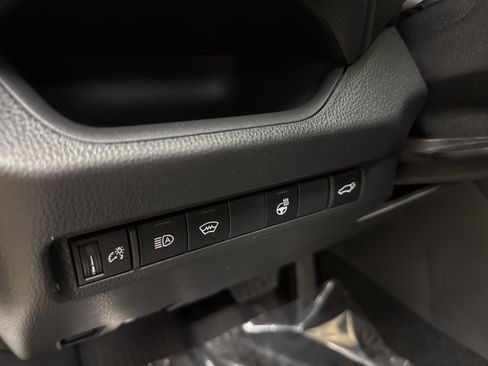 Used 2023 Toyota RAV4 SE w/ Weather & Moonroof Package image 29