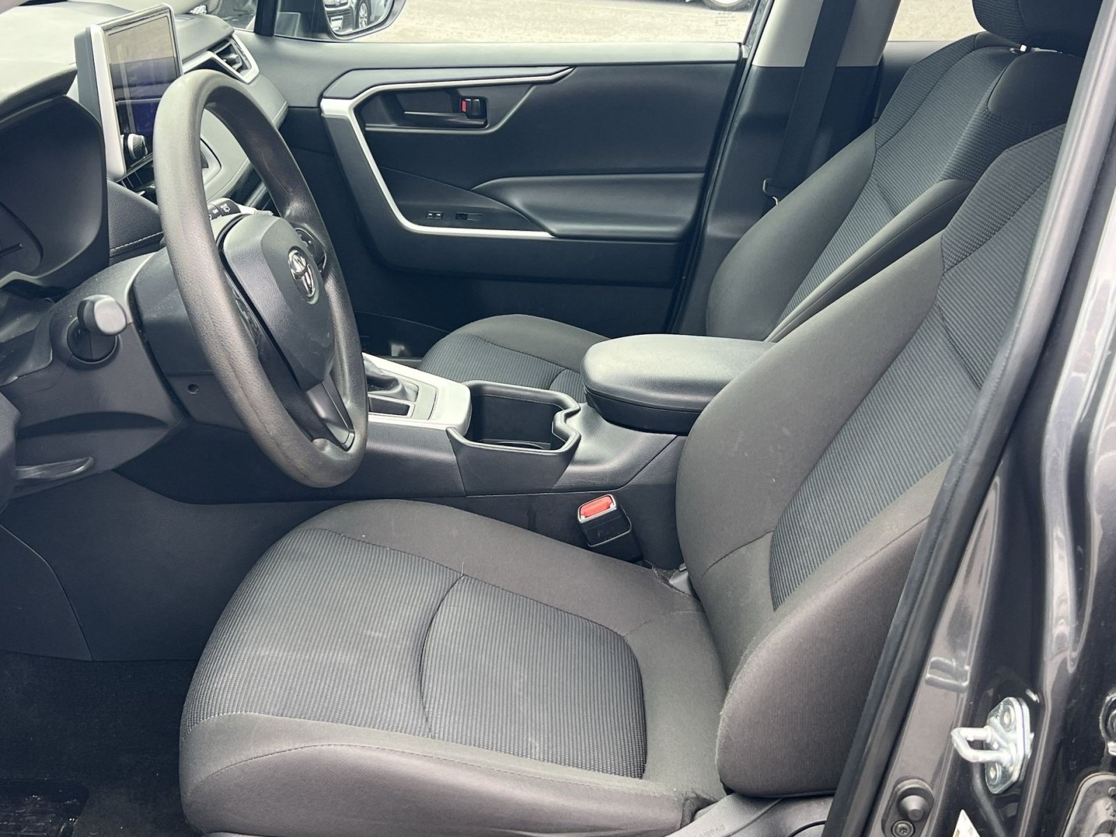 Used 2025 Toyota RAV4 LE AWD/4WD image 13