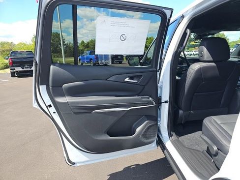 New 2026 Chevrolet Traverse LT w/ Driver Confidence Package image 24