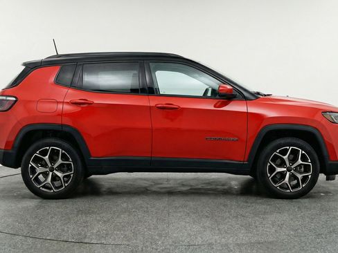 Used 2025 Jeep Compass Limited AWD/4WD image 11