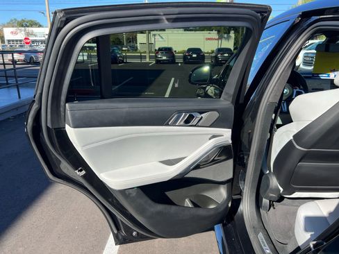Used 2022 BMW X6 M image 50