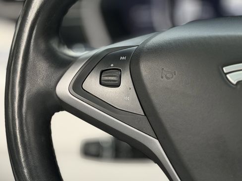 Used 2020 Tesla Model X Long Range image 45