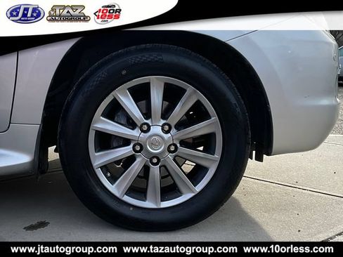 Used 2011 Lexus LX 570 4WD w/ Luxury Pkg image 10